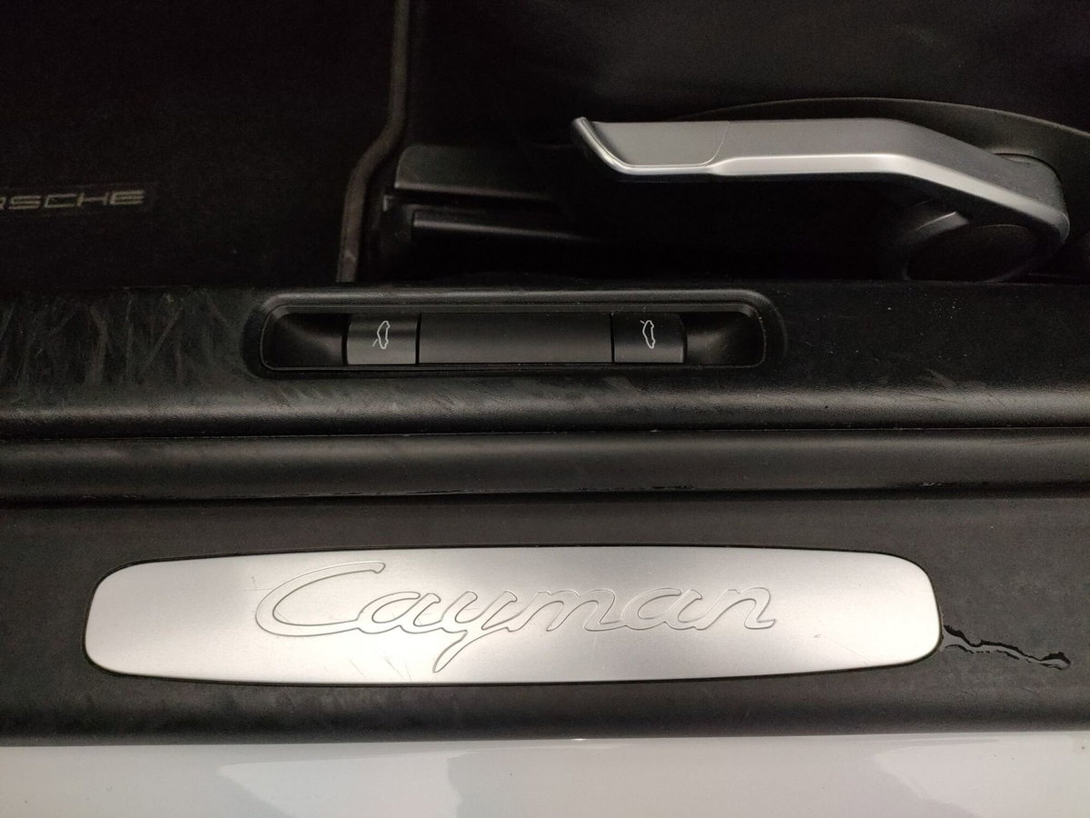 Porsche Cayman 2.9 (20)