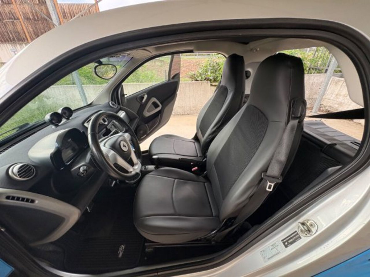 smart Fortwo 1000 52 kW MHD coupé pulse (11)