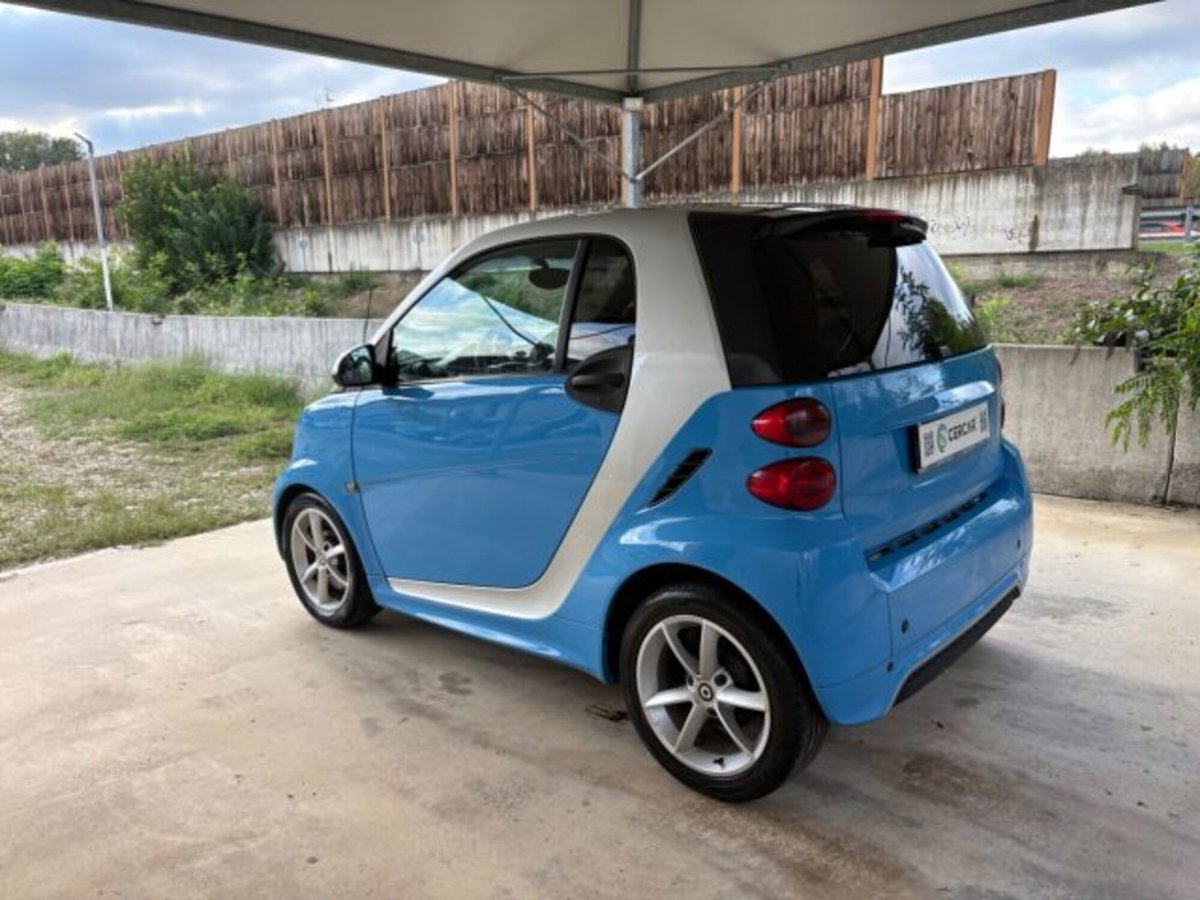 smart Fortwo 1000 52 kW MHD coupé pulse (4)