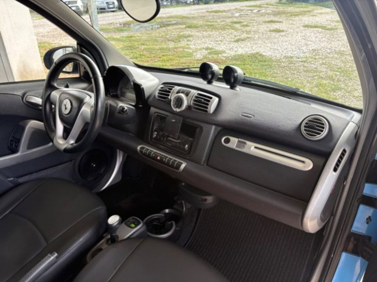 smart Fortwo 1000 52 kW MHD coupé pulse (9)