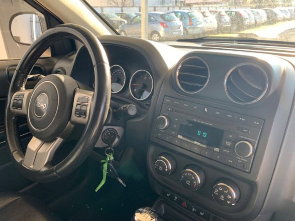 Jeep Compass 2.2 CRD Limited 2WD (9)