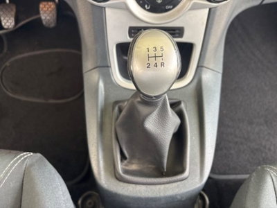 Ford Fiesta 1.2 82 CV 5 porte Titanium (14)