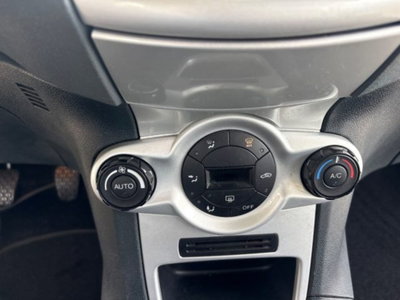 Ford Fiesta 1.2 82 CV 5 porte Titanium (16)