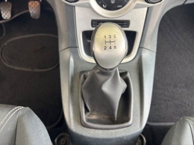 Ford Fiesta 1.2 82 CV 5 porte Titanium (17)