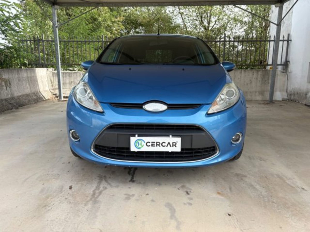 Ford Fiesta 1.2 82 CV 5 porte Titanium (2)