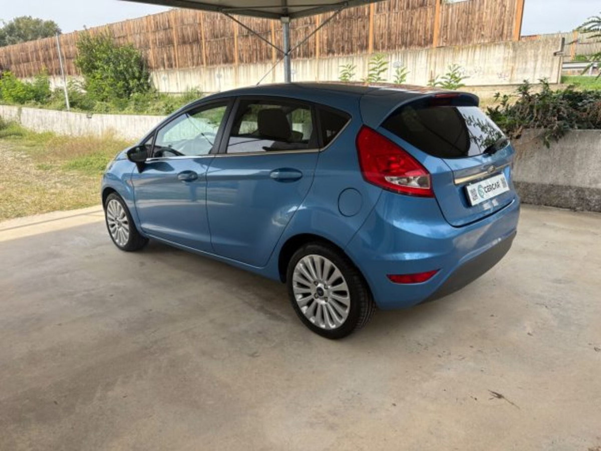 Ford Fiesta 1.2 82 CV 5 porte Titanium (4)