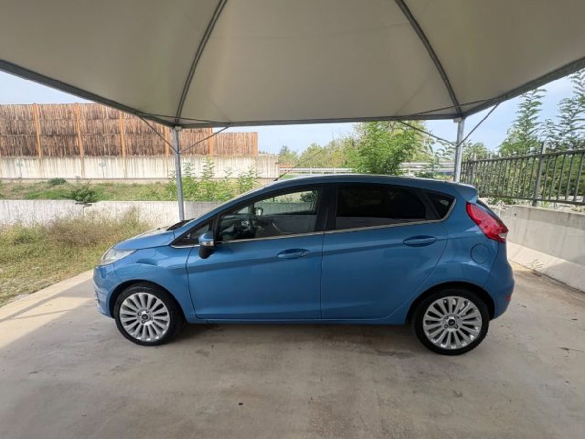 Ford Fiesta 1.2 82 CV 5 porte Titanium (7)