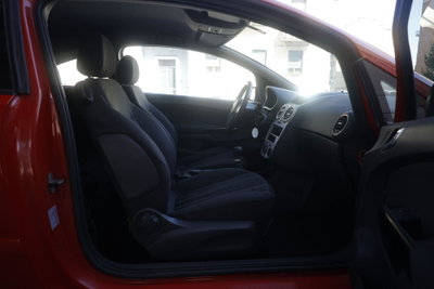 Opel Corsa 1.2 3 porte Enjoy (10)
