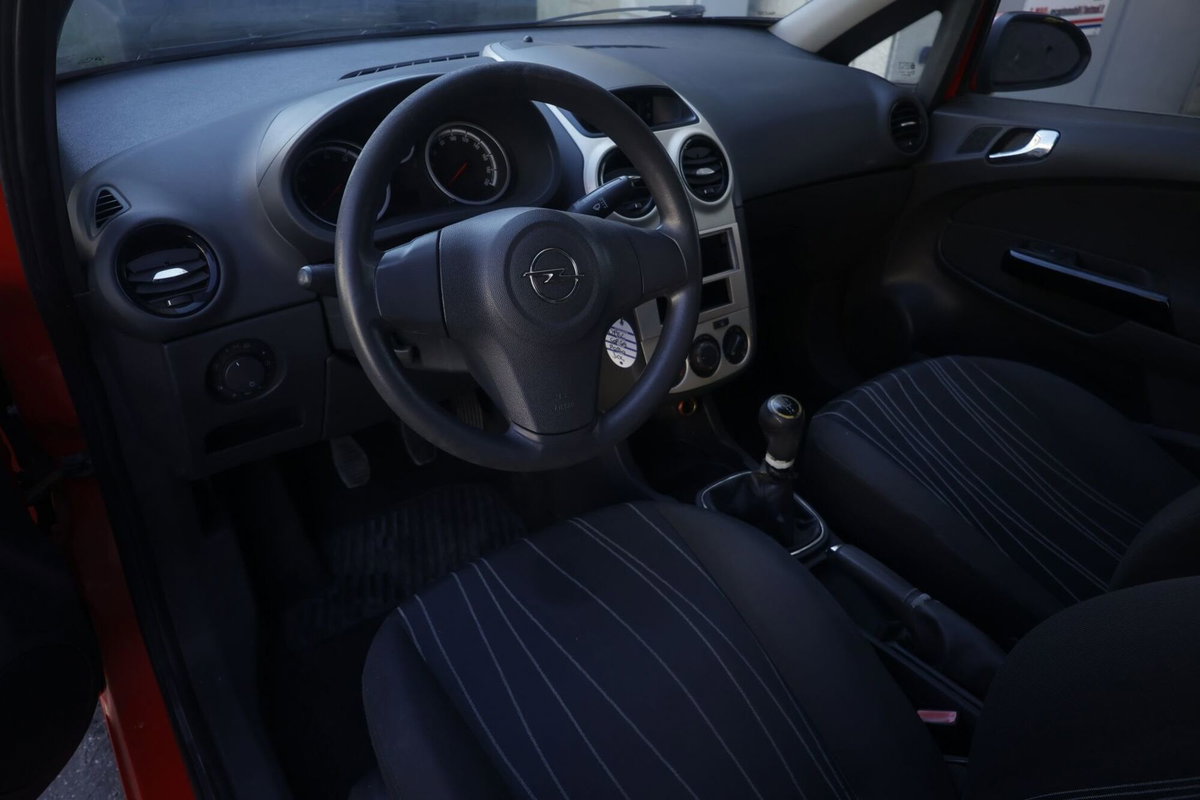 Opel Corsa 1.2 3 porte Enjoy (14)