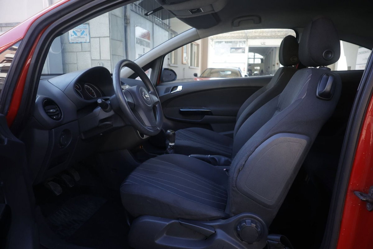 Opel Corsa 1.2 3 porte Enjoy (17)