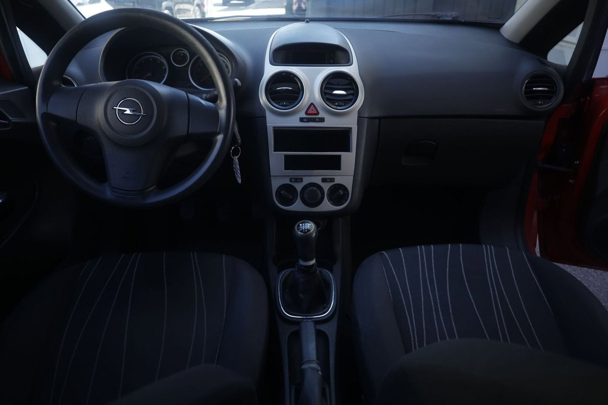 Opel Corsa 1.2 3 porte Enjoy (2)