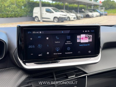Peugeot 2008 1.2 turbo Allure 100cv (13)