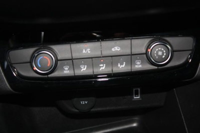 Opel Corsa 1.2 100 CV GS Line (11)