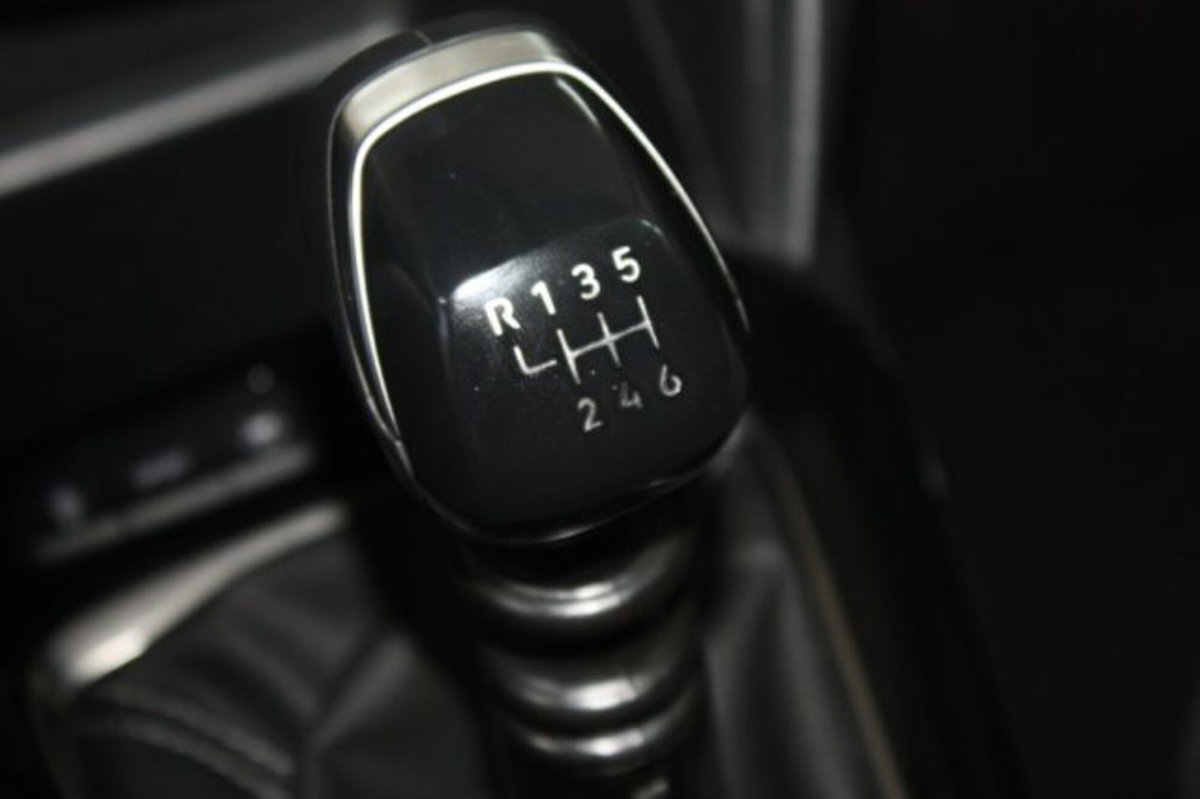 Opel Corsa 1.2 100 CV GS Line (12)