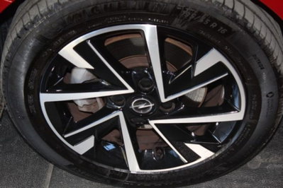 Opel Corsa 1.2 100 CV GS Line (7)