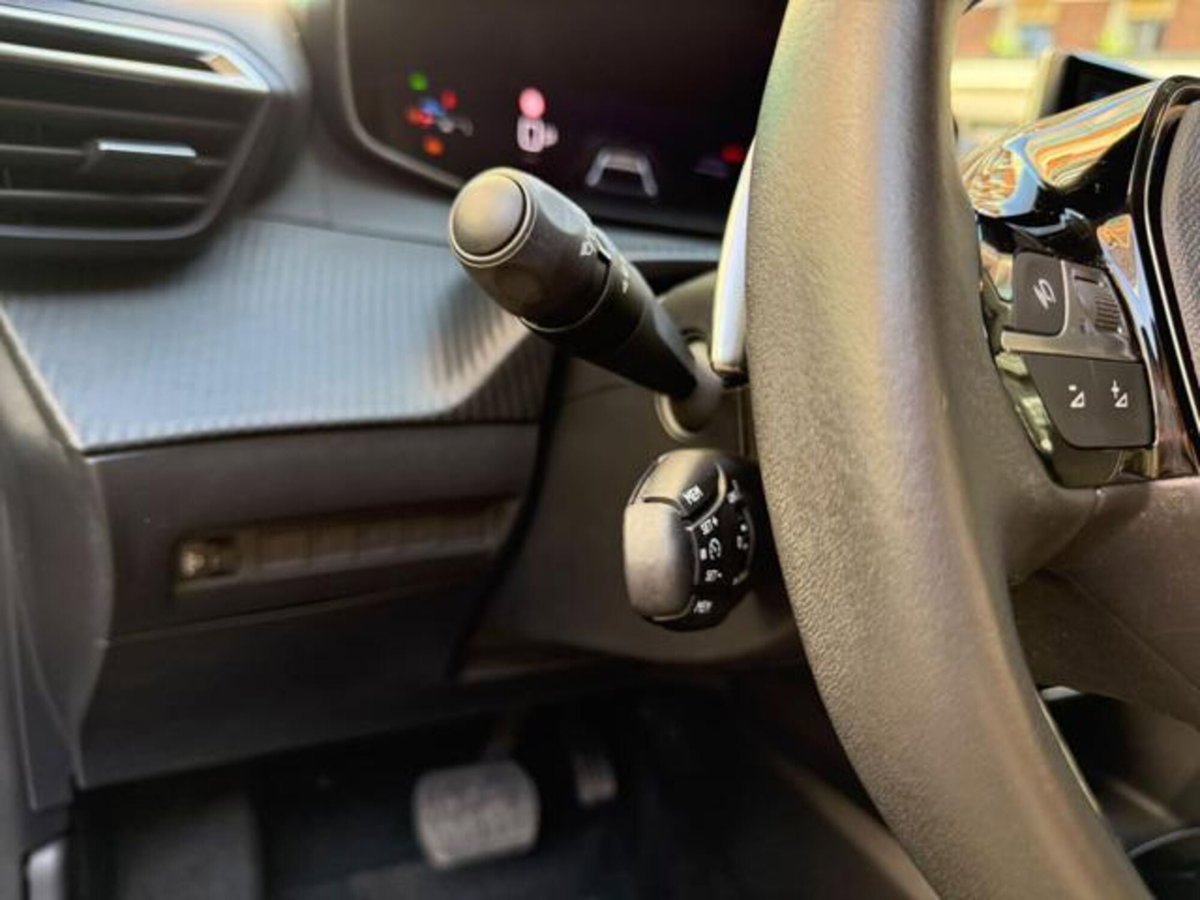 Peugeot 208 1.2 hybrid Active 100cv e-dcs 6 (16)