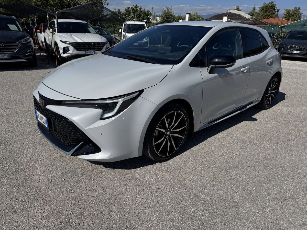 Toyota Corolla GR SPORT 1.8 Hybrid Bi-Tone