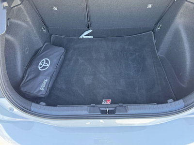 Toyota Corolla GR SPORT 1.8 Hybrid Bi-Tone (14)