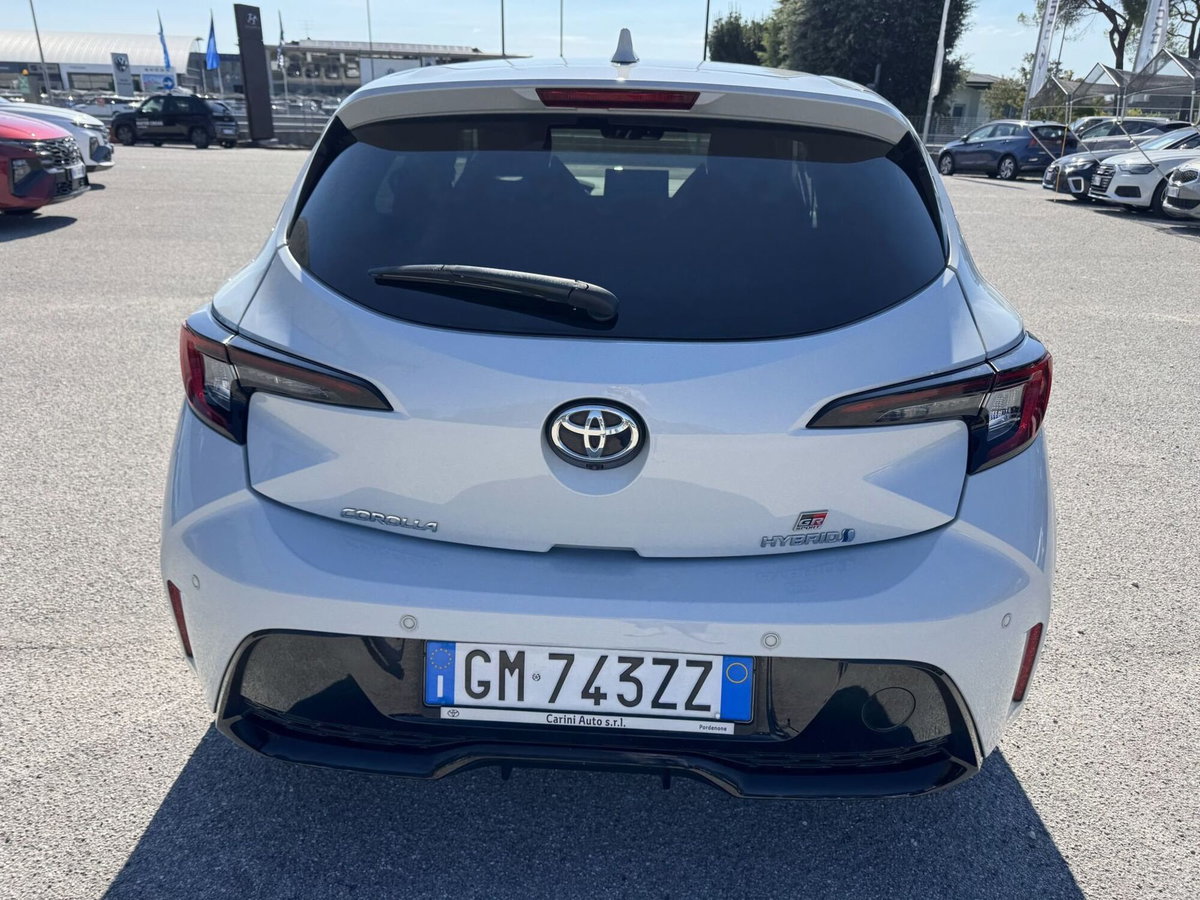 Toyota Corolla GR SPORT 1.8 Hybrid Bi-Tone (4)