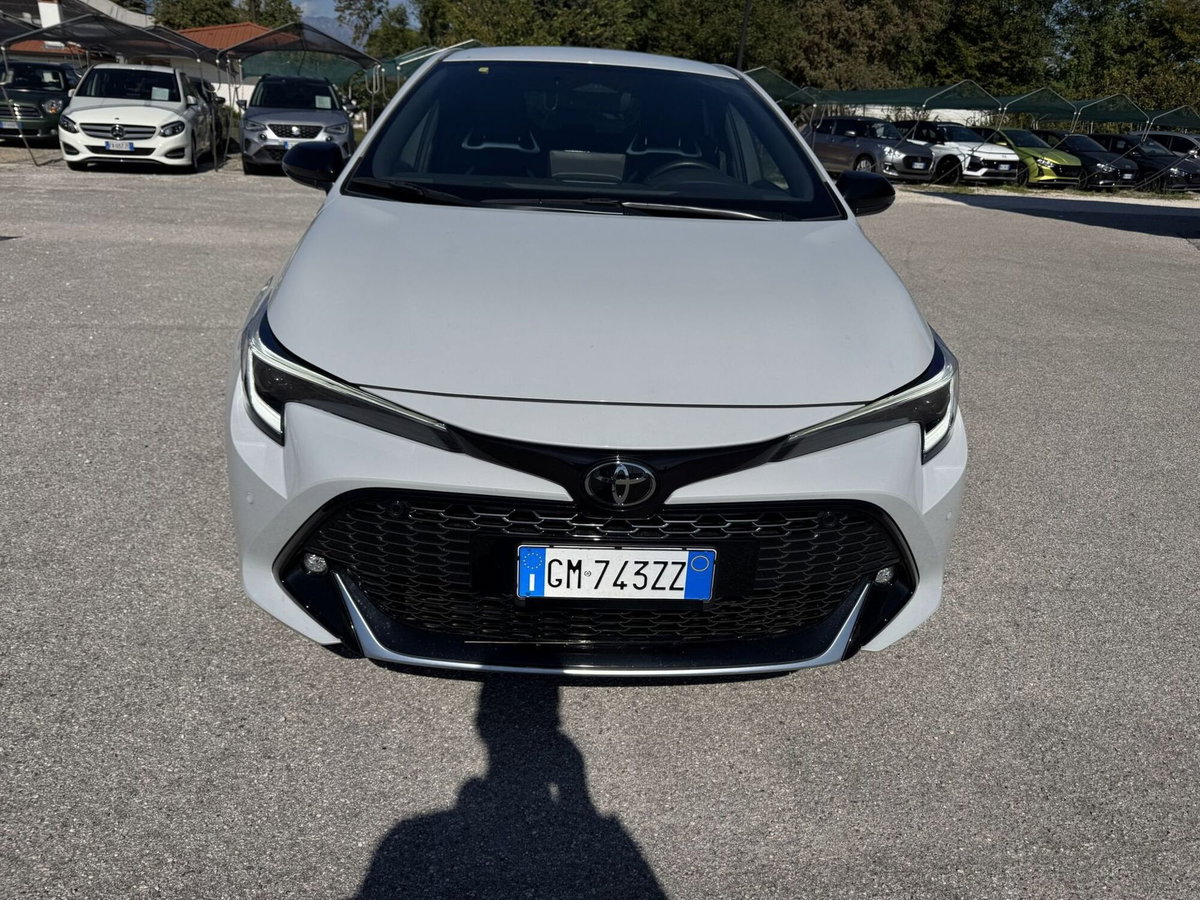 Toyota Corolla GR SPORT 1.8 Hybrid Bi-Tone (8)