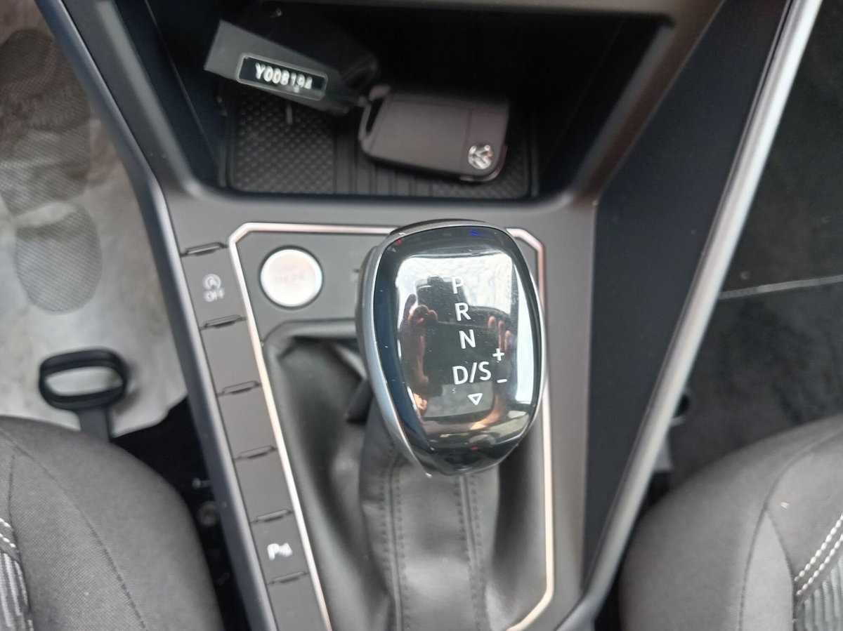 Volkswagen Taigo 1.5 tsi R-Line 150cv dsg (16)