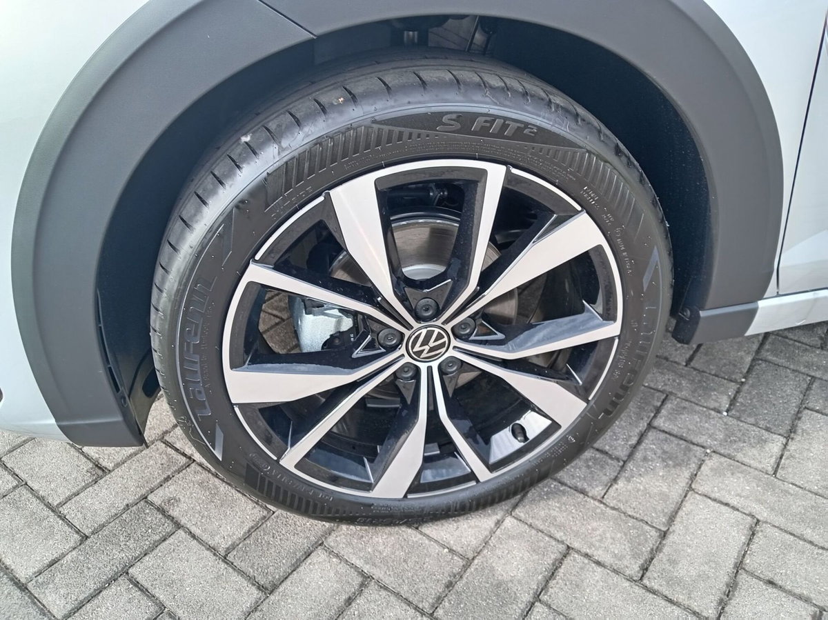 Volkswagen Taigo 1.5 tsi R-Line 150cv dsg (2)