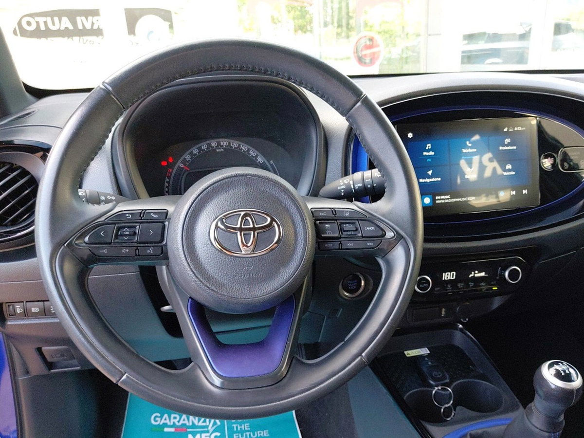 Toyota Aygo X 1.0 Lounge 72cv (11)
