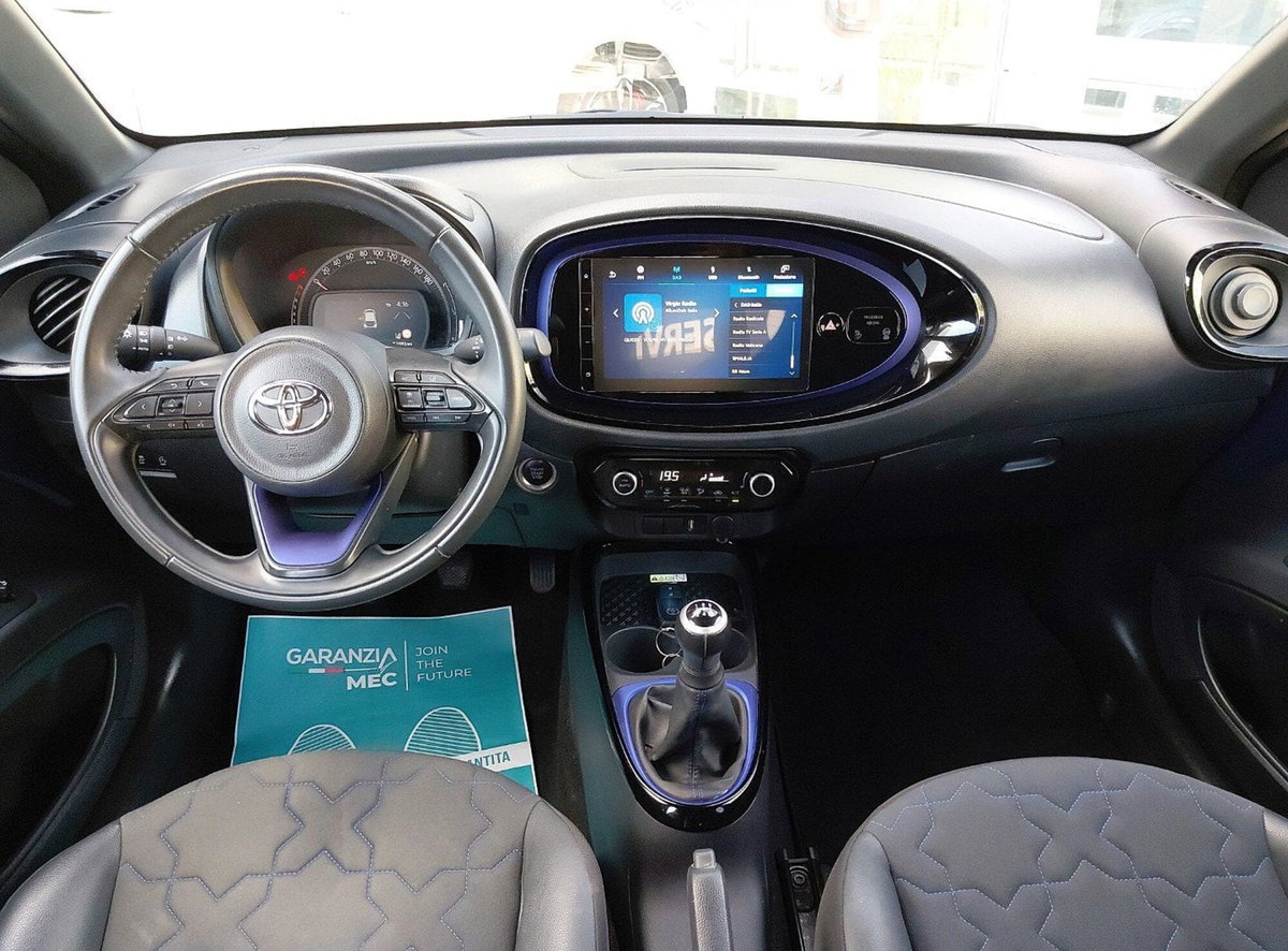 Toyota Aygo X 1.0 Lounge 72cv (13)