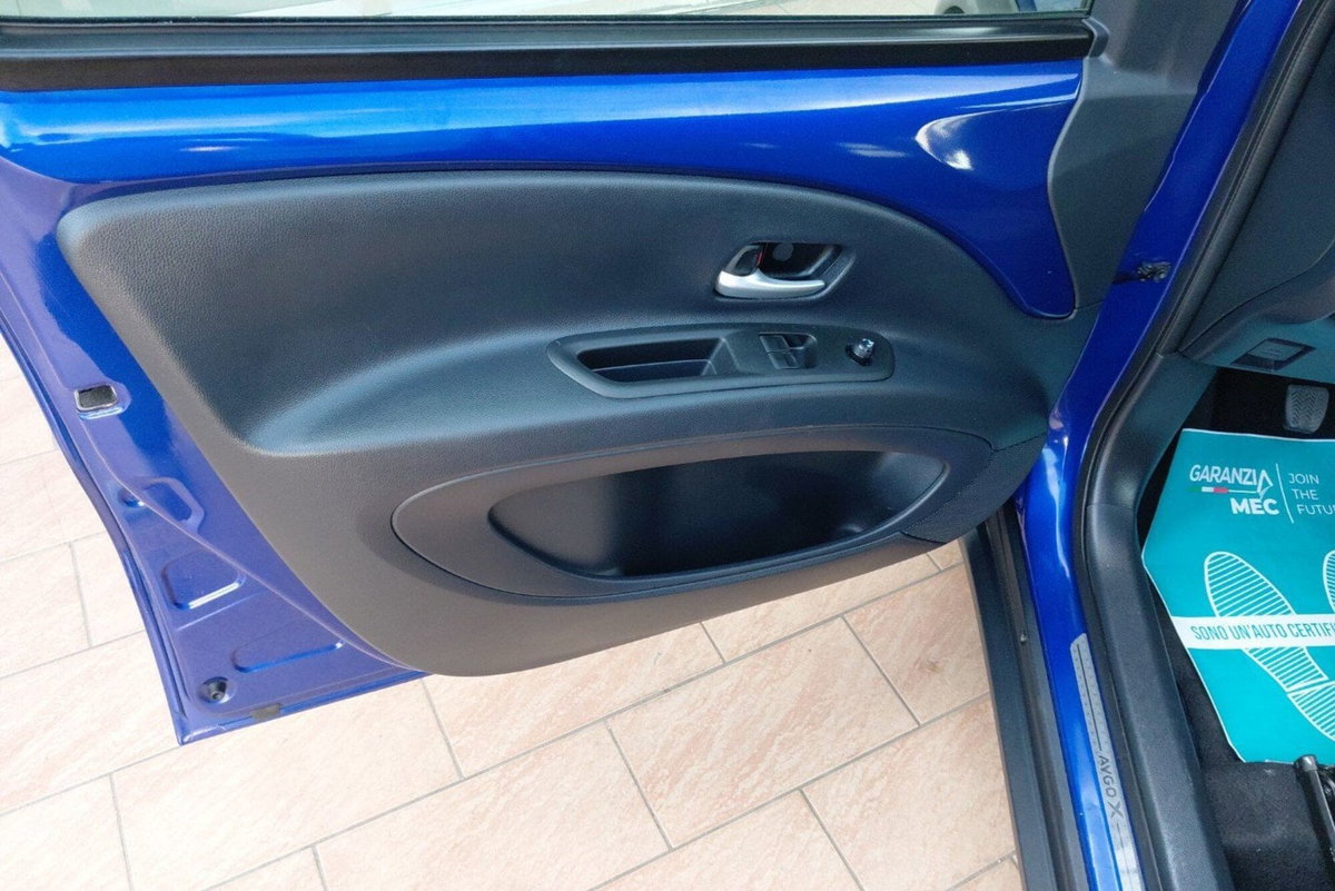 Toyota Aygo X 1.0 Lounge 72cv (20)