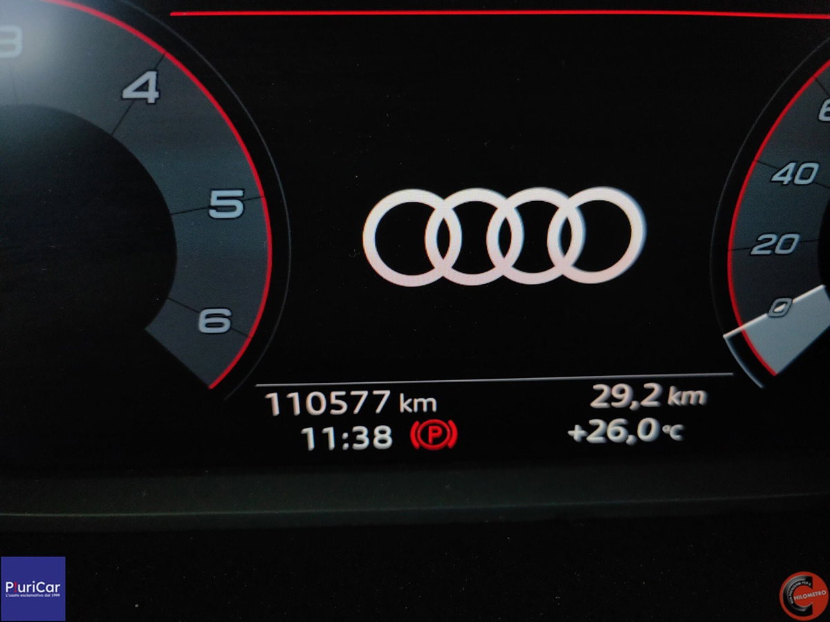 Audi Q3 35 TDI quattro S tronic Business (10)