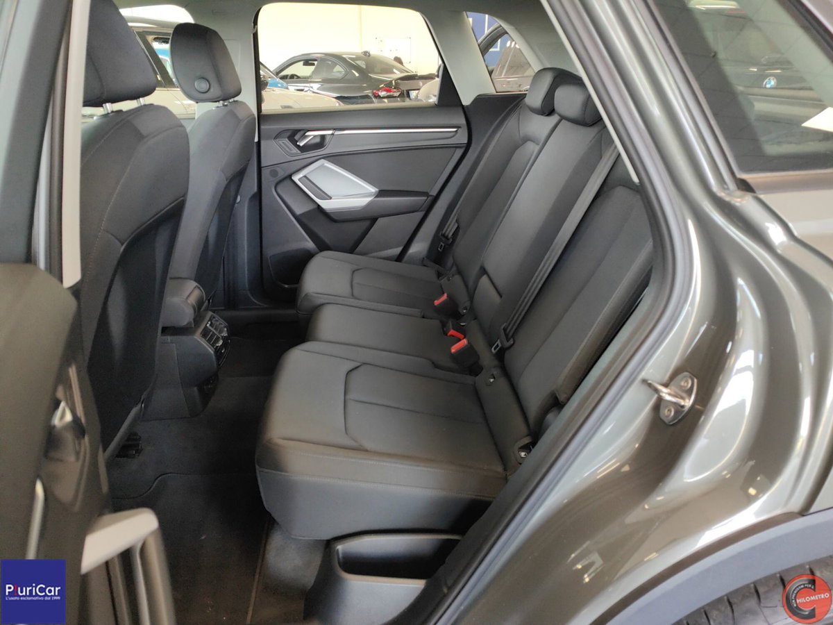 Audi Q3 35 TDI quattro S tronic Business (7)