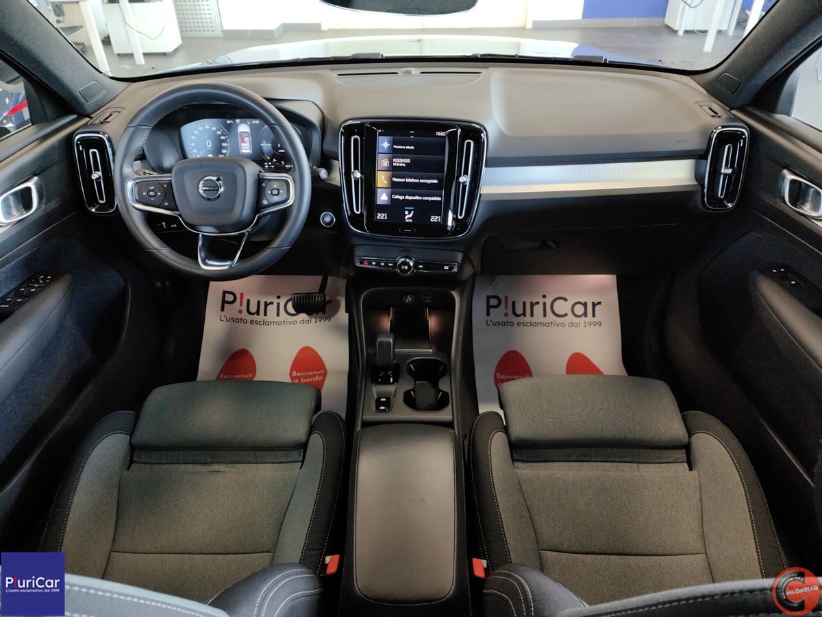 Volvo XC40 T4 Recharge Plug-in Hybrid R-design (3)