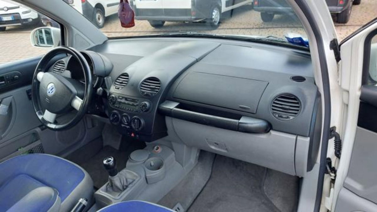 Volkswagen New Beetle TDI (8)