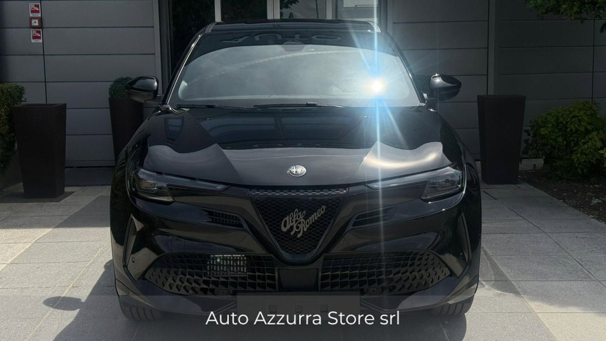 Alfa Romeo Junior 1.2 ibrida Ti 145cv edct6 (2)