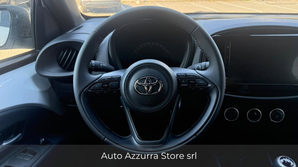 Toyota Aygo X 1.0 Active 72cv (12)