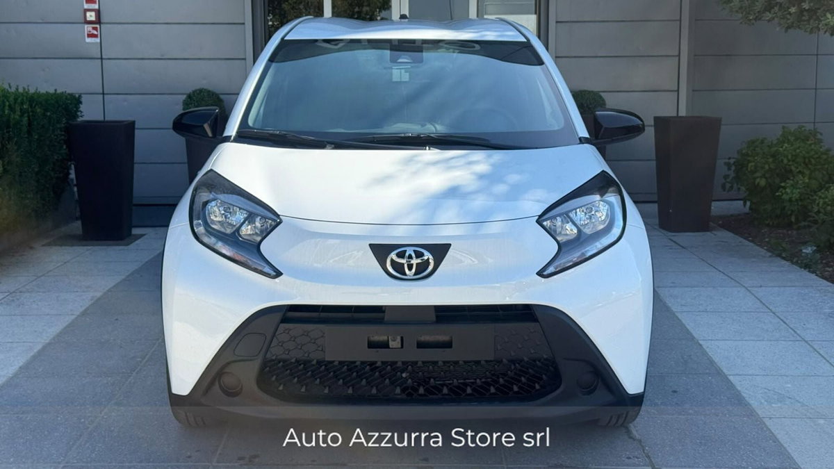 Toyota Aygo X 1.0 Active 72cv (2)