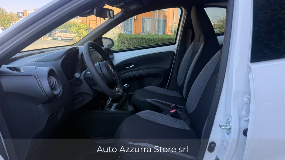 Toyota Aygo X 1.0 Active 72cv (9)