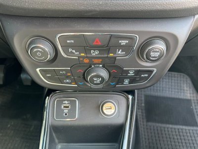 Jeep Compass 1.6 Multijet II 2WD Limited (17)