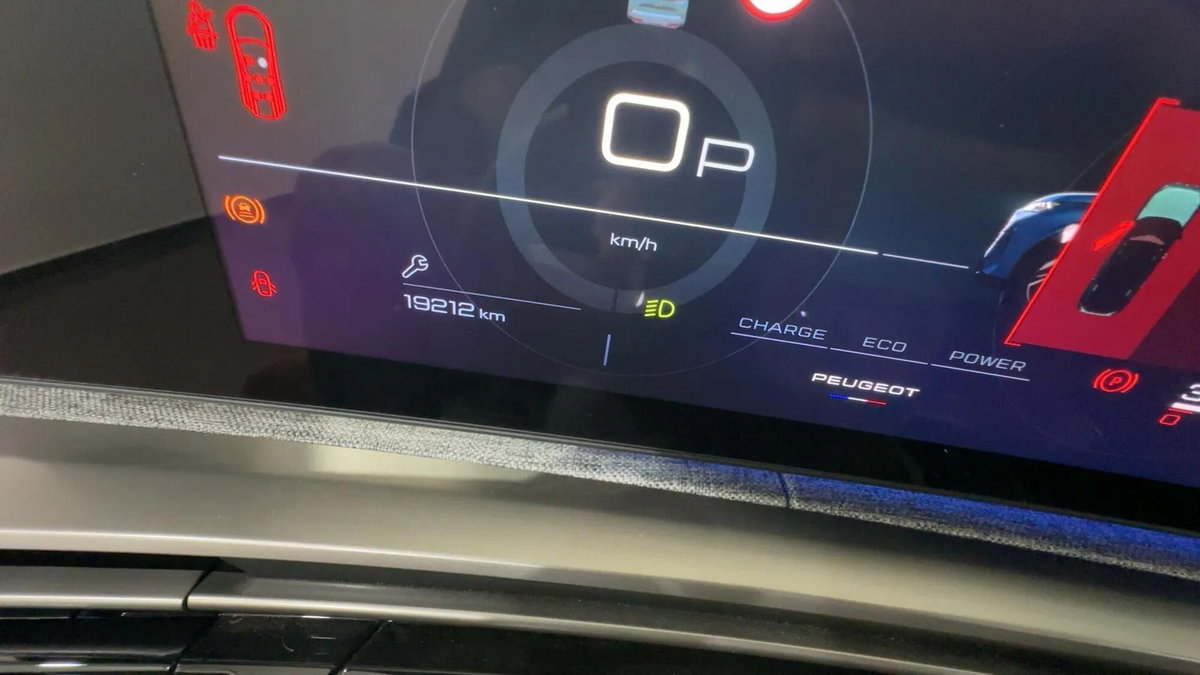 Peugeot 5008 1.2 hybrid GT 145cv 7p.ti e-dcs6 (10)