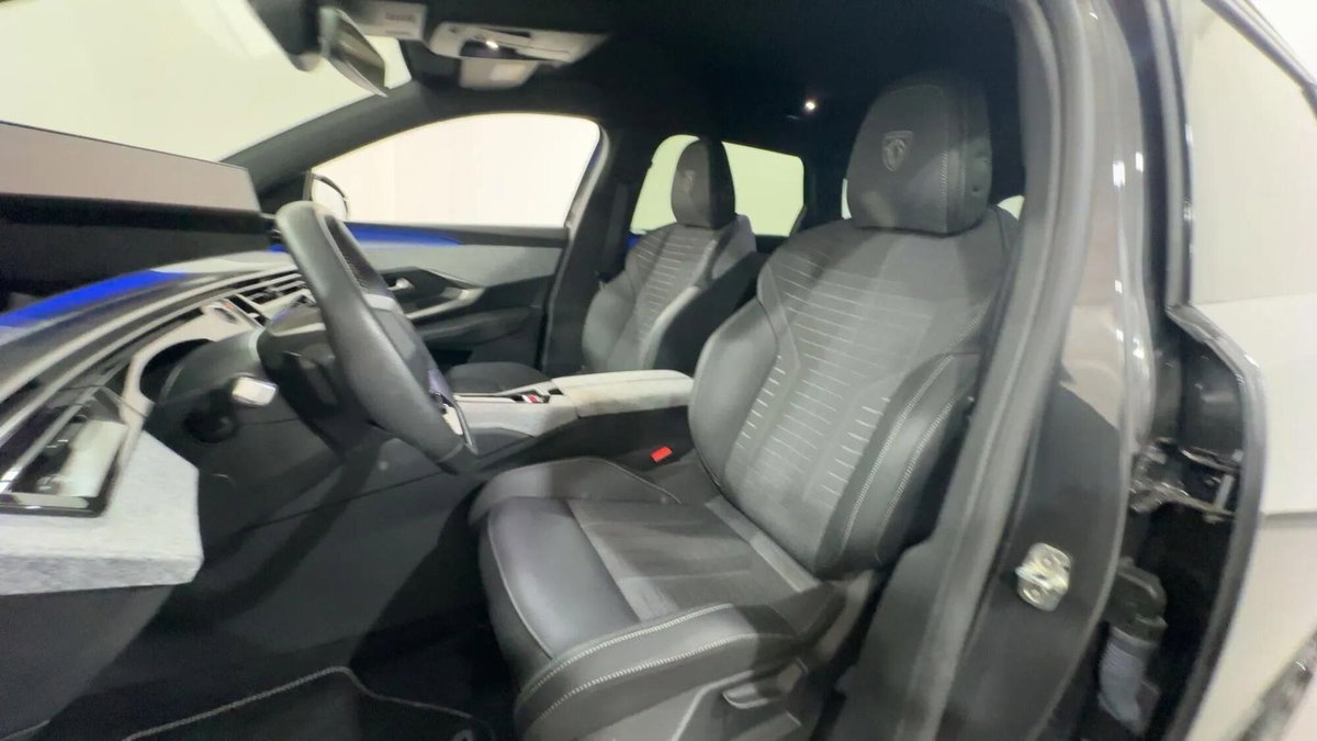 Peugeot 5008 1.2 hybrid GT 145cv 7p.ti e-dcs6 (15)