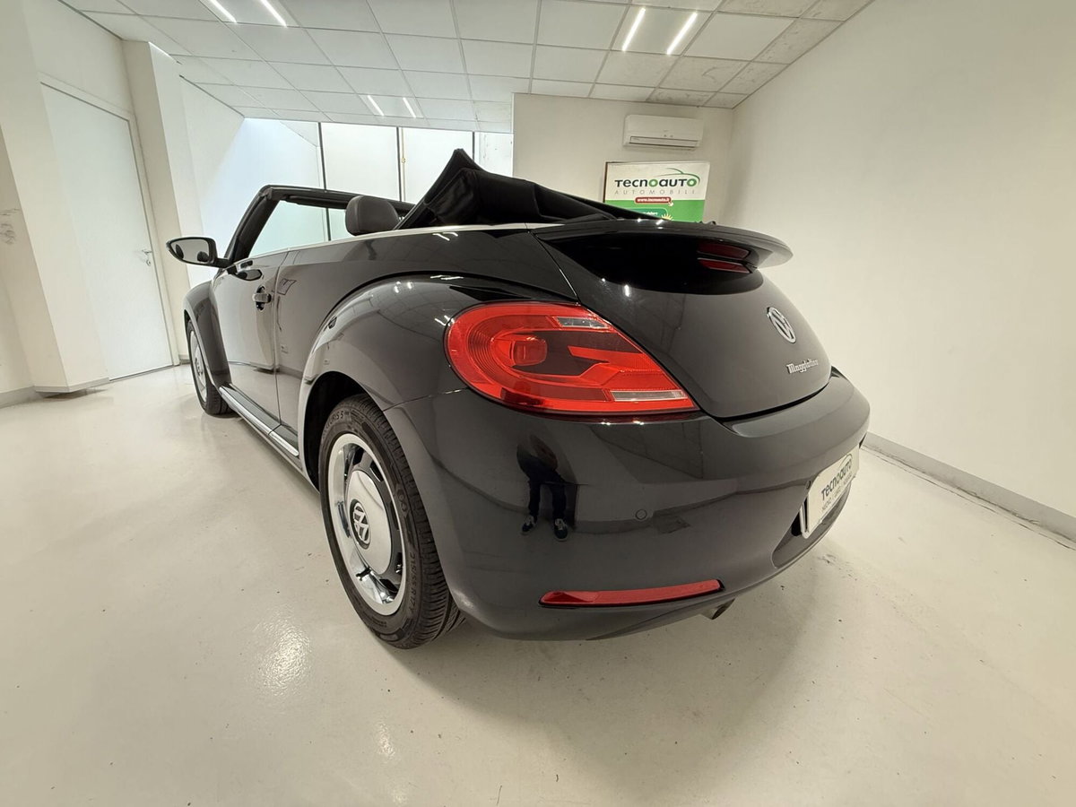 Volkswagen Maggiolino Cabrio 1.6 TDI Design (13)