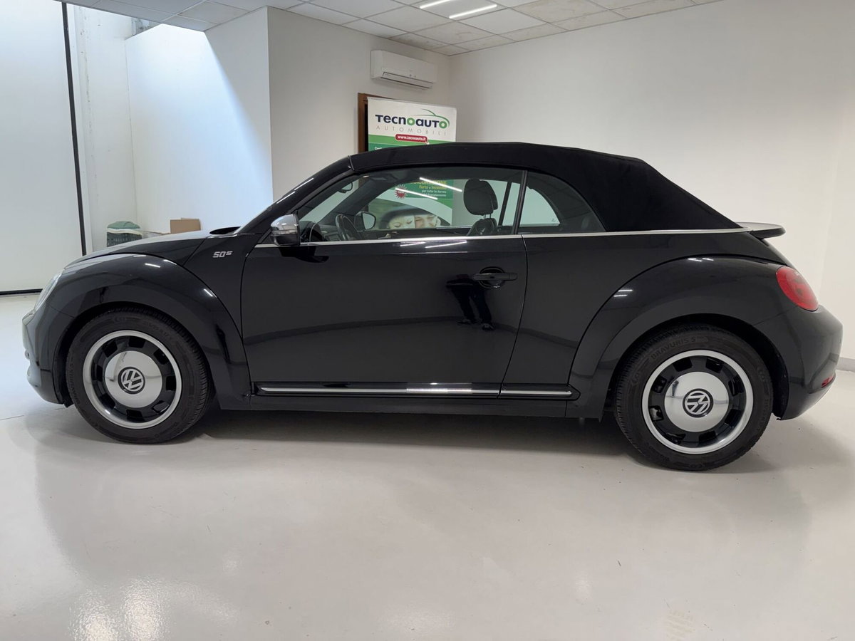 Volkswagen Maggiolino Cabrio 1.6 TDI Design (8)