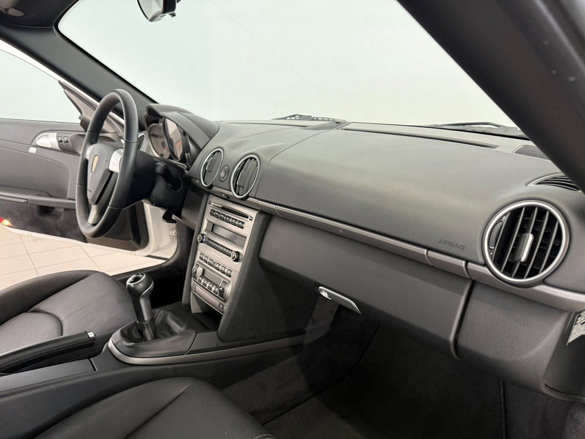 Porsche Cayman 2.7 (10)