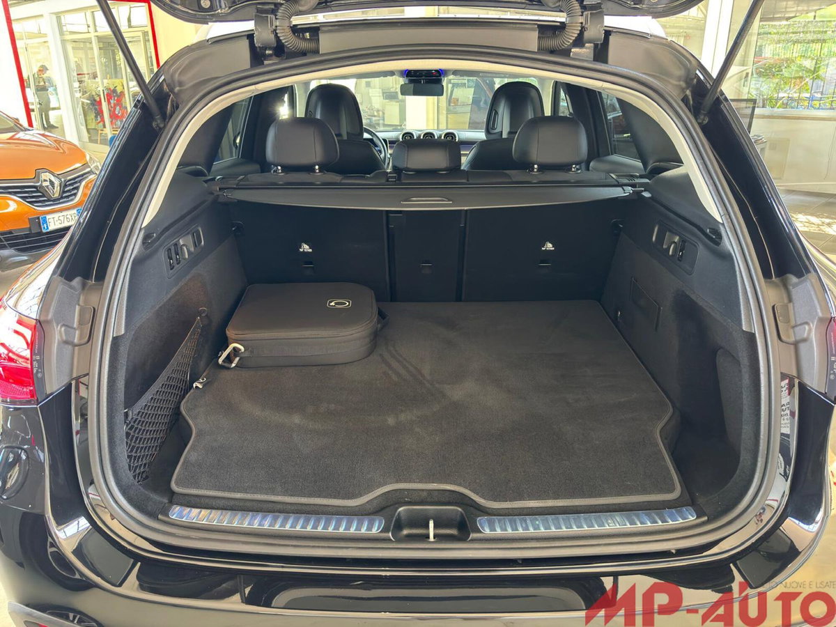 Mercedes-Benz GLC SUV 220 d AMG Line Premium Plus 4matic auto (15)