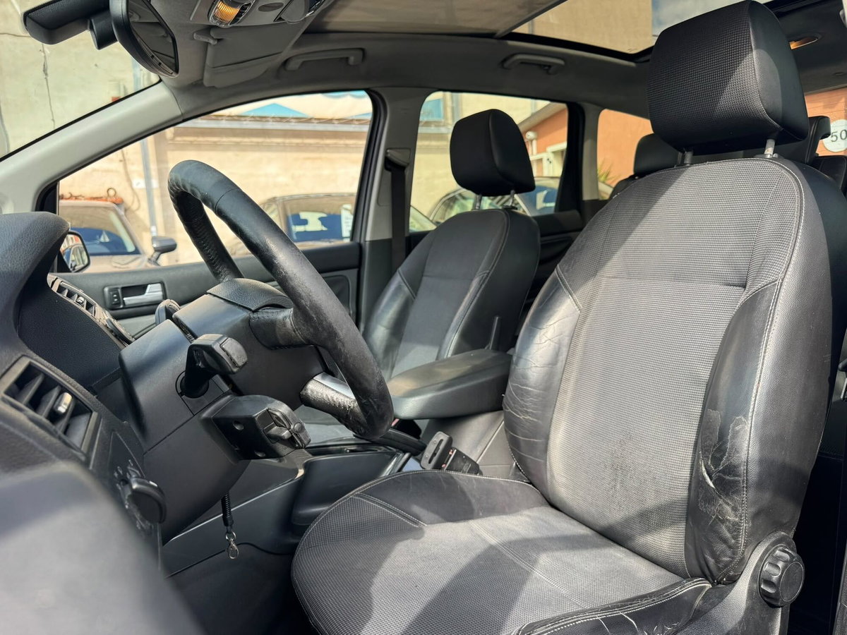 Ford C-Max 1.6 TDCi 90 CV Titanium (6)