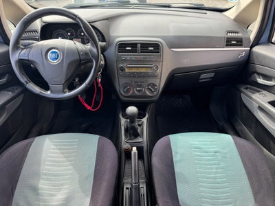 Fiat Grande Punto 1.3 MJT 75 CV 5 porte Dynamic (12)