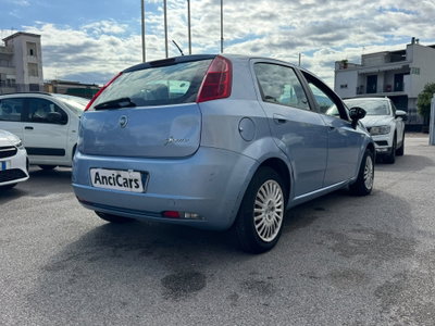 Fiat Grande Punto 1.3 MJT 75 CV 5 porte Dynamic (16)
