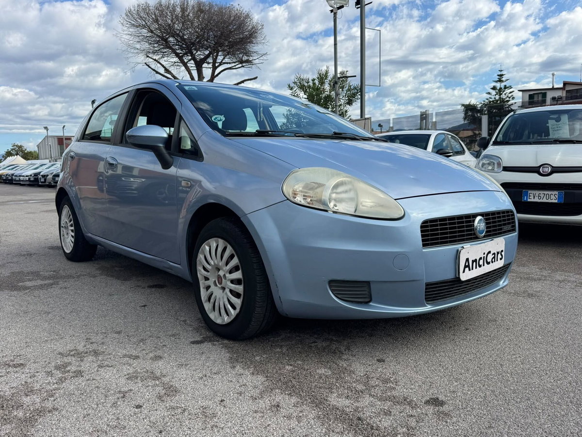 Fiat Grande Punto 1.3 MJT 75 CV 5 porte Dynamic (2)