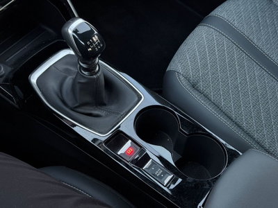 Peugeot 2008 PureTech 100 S&S Allure (15)