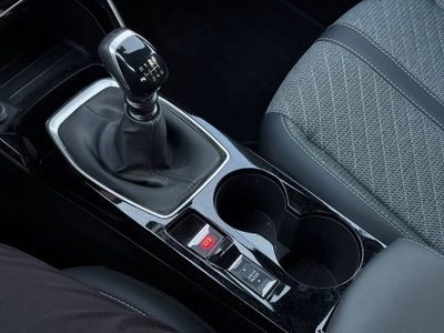 Peugeot 2008 PureTech 100 S&S Allure (15)